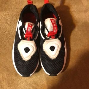 Kids Nike lebron basketball shoes size 1.5y